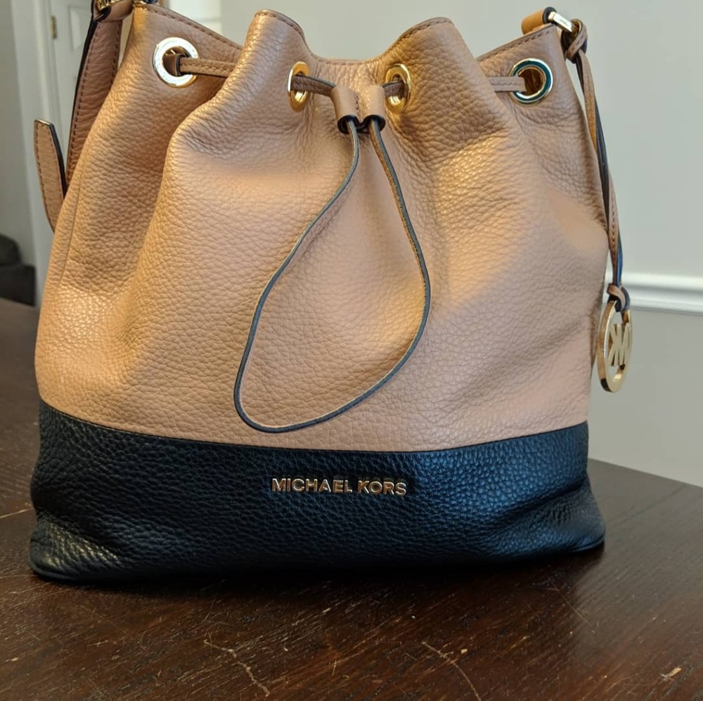 Michael Kors Jules Shoulder Bag